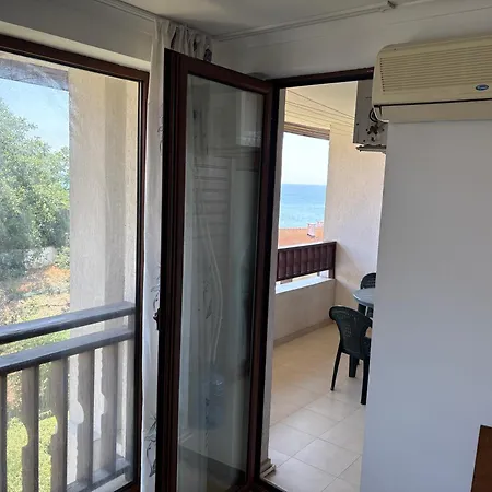 Sea View In Arena 1 דירה *